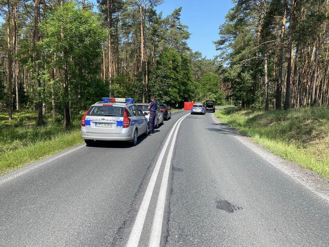 Policjanci z Tucholi w żałobie. Tak żegnają tragicznie zmarłego kolegę. "Będzie nam Ciebie brakowało!" 