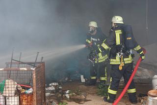 Mieszkańcy kamienicy w Tczewie uwięzieni przez pożar! Ratowali ich strażacy. Trzy osoby trafiły do szpitala