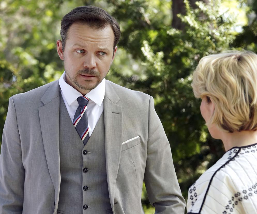 Barwy szczęścia, odcinek 2863: Bruno przysięgnie Bożenie, że nigdy jej nie zostawi. Hotel Stańskich pod ochroną policji 