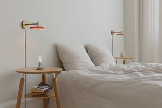 Nowoczesne kinkiety do sypialni nad łóżko. Jakie sprawdzą się najlepiej?