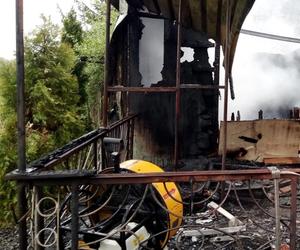 Tragiczny pożar w Sławniowicach. W spalonym domku letniskowym strażacy znaleźli mężczyznę