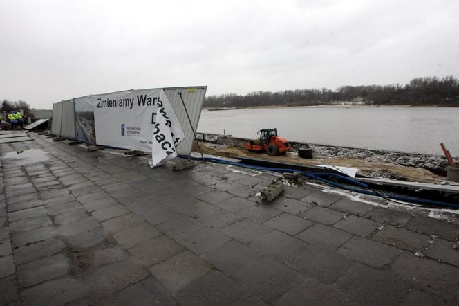 Śnieżyca, wichura w Warszawie