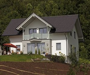 Budowa domu na skarpie - zobacz, jak wykorzystać atuty stromych działek