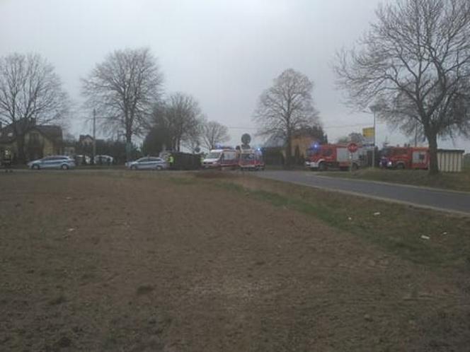 KOSZMARNY wypadek pod Płockiem! Po zderzeniu skody i fiata 4 osoby w szpitalu [ZDJECIA]