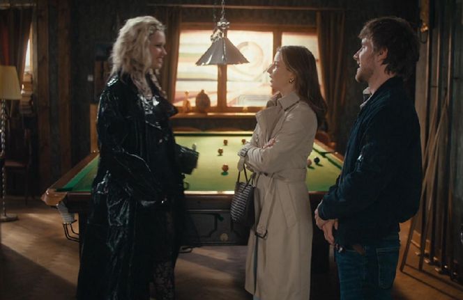 Rodzinka.pl, odcinek 296. Sonia (Helena Englert), Paula (Julia Wieniawa), Tomek (Maciej Musiał)