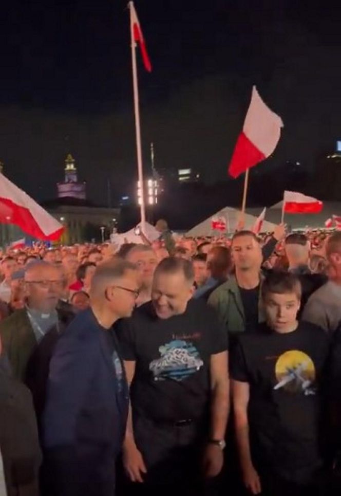 Karol Nawrocki śpiewa (nie)zakazane piosenki