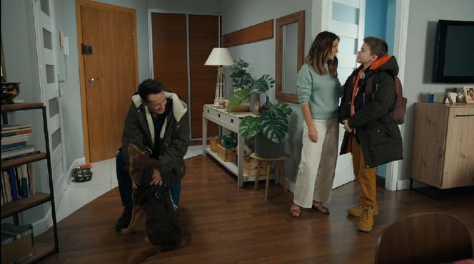 Barwy szczęścia, odcinek 3183. Mariusz (Rafał Cieszyński), Kasia (Katarzyna Glinka), Ksawery (Bartosz Gruchot)