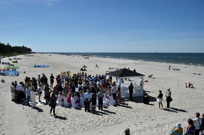 PIERWSZY W POLSCE ŚLUB NA PLAŻY 