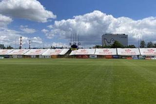 Jeden chętny na przebudowę stadionu Stomilu. Jaką kwotę podano?