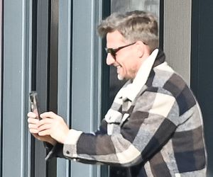 Agnieszka Kaczorowska siedzi i pachnie, a Rogacewicz wynosi śmieci i je kanapke poza autem... Fajna para?