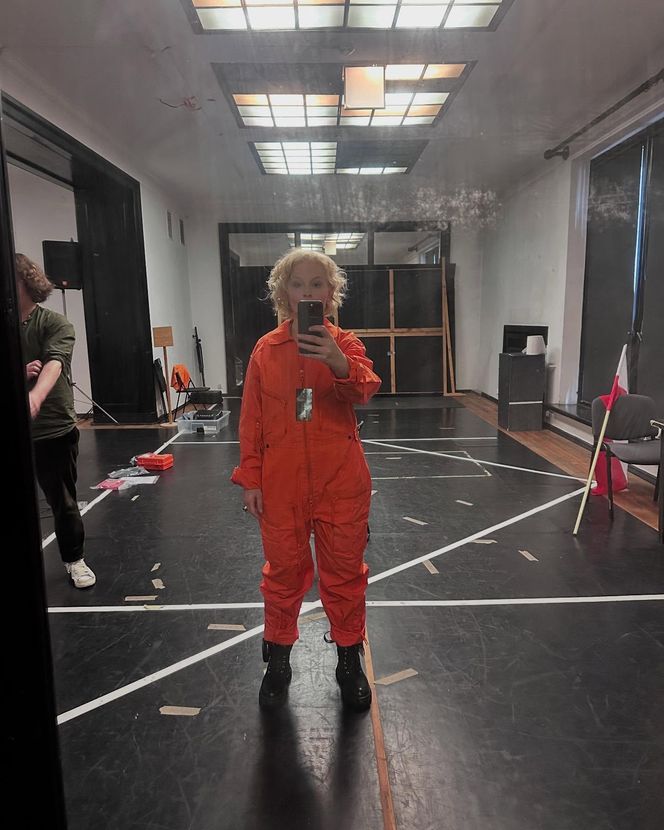 Dominika Ostałowska na próbach spektaklu w Teatrze Studio