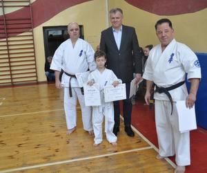 Akademia Karate w Skarżysku. Certyfikaty na wyższe stopnie dla wychowanków klubu