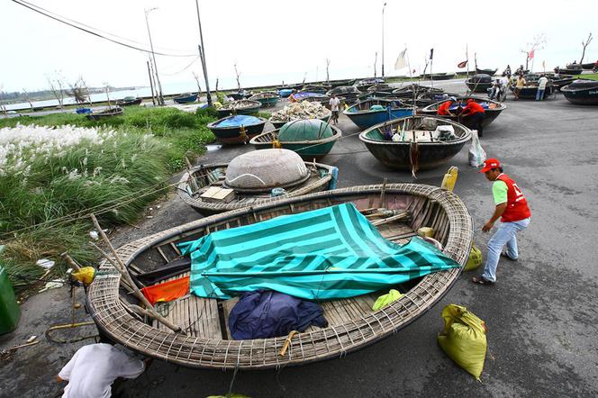 Wietnam szykuje się na uderzenie tajfunu