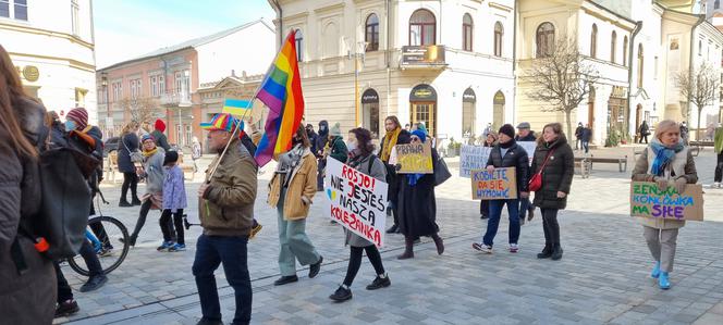 Ulicami Lublina przeszła po raz 6 Manifa. Tym razem - w geście solidarności z Ukrainą