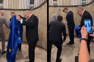 Grzegorz Braun w katowickim ministerstwie zerwał unijną flagę i wytarł o nią buty