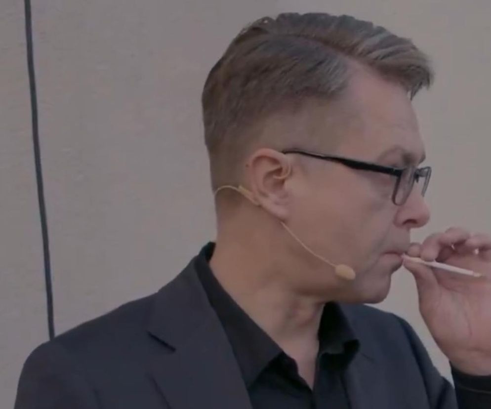 Maciej Maciak wyszedł zapalić w trakcie debaty Super Expressu. Hołownia mówił do niego po rosyjsku