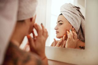Skąd ten trądzik? Winne mogą być te produkty, lepiej je odstaw 