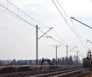 Budują nowe stacje kolejowe koło Wrocławia. Kiedy będą gotowe dla podróżnych? 