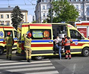 „Otworzyłam oczy, wszyscy leżeli na ziemi”. Szokująca relacja pasażerki. Zderzenie tramwajów w centrum stolicy