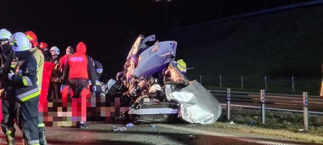 Młode małżeństwo straciło życie w wypadku na A1 w Malankowie. Rekonstrukcja zdarzeń