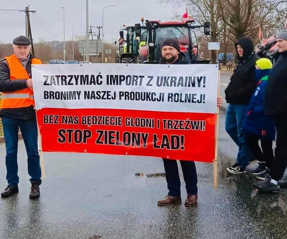 Protest rolników na Warmii i Mazurach. Setki ciągników blokują drogi [ZDJĘCIA]