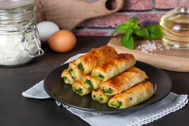Na spotkania robię te pyszne zawijasy szpinakowe. Znikają, zanim się obejrzę