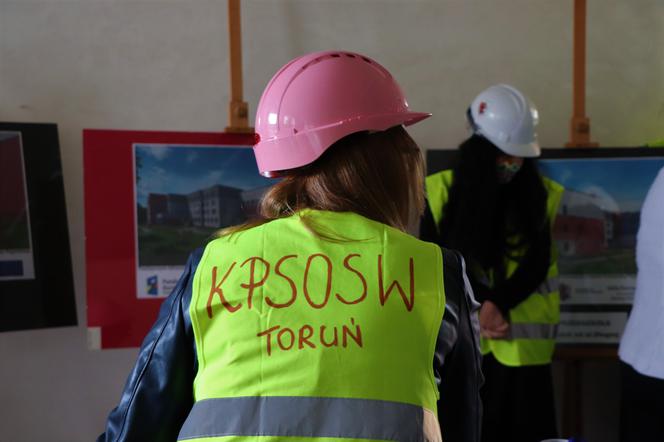 Toruński "Korczak" zmienia swoje oblicze. Na placu budowy praca wre [AUDIO, GALERIA]