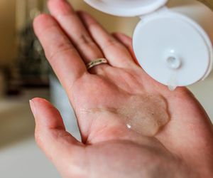 Wzbogać szampon o ten składnik. Tak szybko zwiększysz objętość włosów  