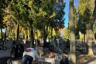 Piękna pogoda zachęcała do cmentarnych porządków