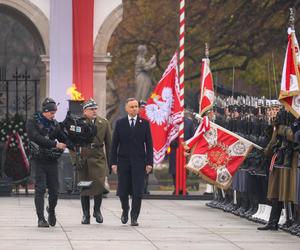 Rozpoczęły się uroczystości w 105. rocznicę odzyskania niepodległości przed Grobem Nieznanego Żołnierza