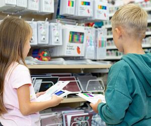 Co trzecia mama planuje zmieścić się w 300+ z wyprawką. Zakupy chcą zrobić w jednym miejscu