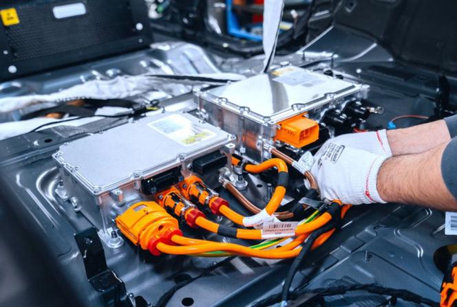 Nowe kompaktowe hybrydy plug-in w rodzinie Mercedes-Benz