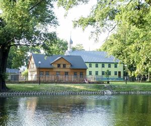 Widok na Centralne Muzeum Włókiennictwa i Łódzki Park Kultury Miejskiej