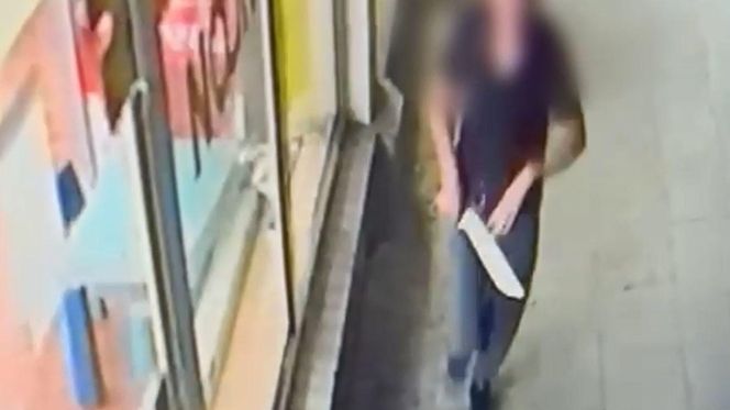 Brutalny atak tasakiem na obywatela Bangladeszu w Głogowie. Szokujące nagranie 