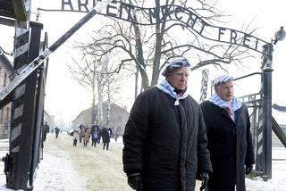 SKANDAL na 74. rocznicy wyzwolenia obozu w Auschwitz: Czas walczyć z żydostwem [ZDJĘCIA]