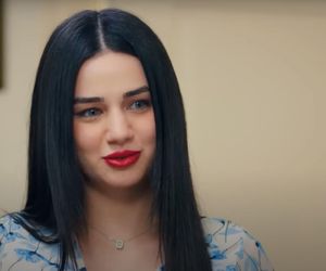 Ege uratuje Zeynep, choć porywacz pchnie ją nożem.