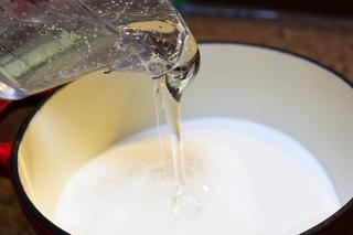 Syrop glukozowy - kontrowersyjny składnik mleka modyfikowanego