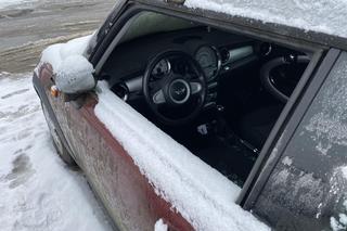 ZDMK sprzedaje porzucone samochody. Żuk, Cadillac i sportowe BMW