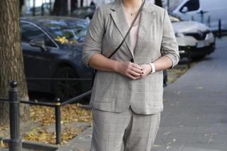 Modne stylizacje w kratę