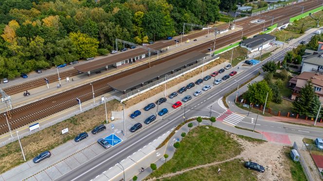 Nowy parking przy stacji kolejowej w Zielonce