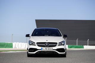 Mercedes-Benz CLA lifting 2016