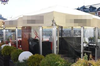 Recydywista włamał się do restauracyjnego ogródka. Ukradł alkohol z lodówki