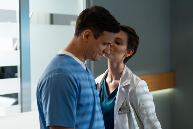 Na dobre i na złe odc. 956. Blanka (Pola Gonciarz), Krzysztof Radwan (Mateusz Damięcki)