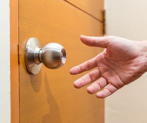 Plaga kradzieży na klamkę. Złodzieje mają nową taktykę