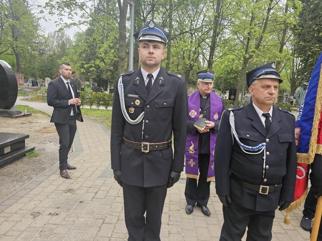 Kraków. Andrzej Duda ukląkł przed grobem posła PSL. Prezydent uczcił rocznicę katastrofy smoleńskiej