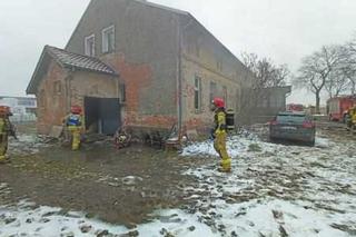 Pożar uwięził matkę z dwojgiem dzieci pod Krotoszynem! Dziewczynka wymagała reanimacji [ZDJĘCIA]