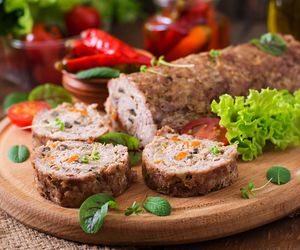 Soczysta pieczeń z mięsa mielonego. Znakomita na co dzień i i od święta