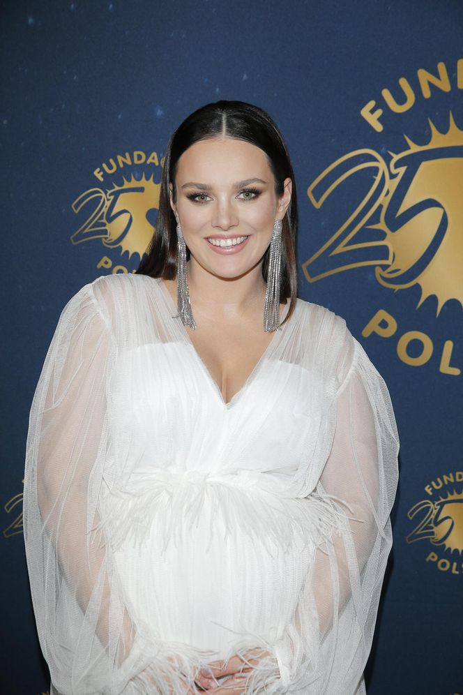 Ewa Farna lubi włosowe eksperymenty. Tak się zmieniała jej fryzura