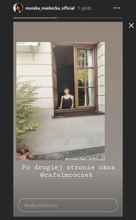 M jak miłość po wakacjach 2020. Lilka (Monika Mielnicka) w mieszkaniu Agi i Julki obok Bistro za rogiem