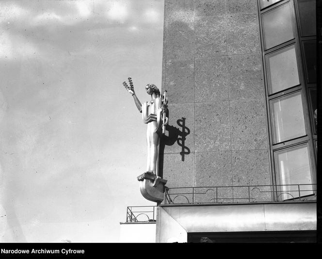 Budynek Towarzystwa Ubezpieczeniowego "Feniks" w Krakowie. Rzeźba Higiei